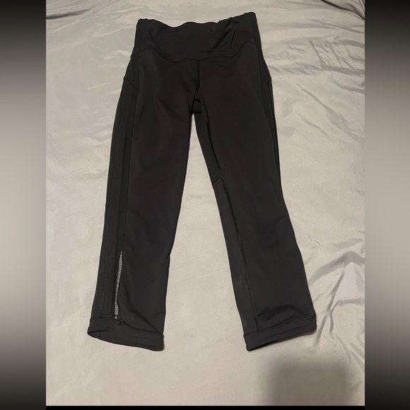 Lululemon Hit It 21' Crop - Picture 5 of 10